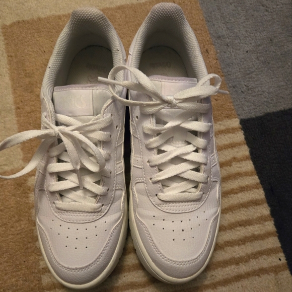 Asics Shoes - Picture 2 of 7